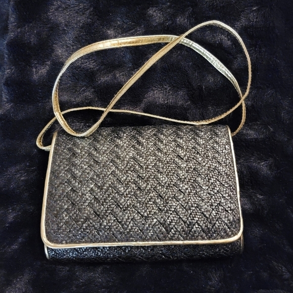 La Regale Handbags - La REGALE Vintage Black Straw Purse with Gold Trim and Strap